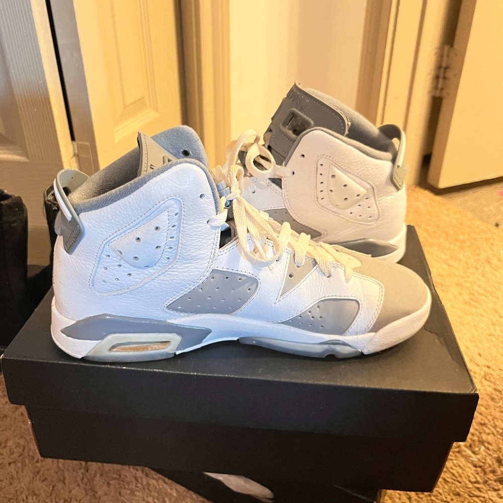 Jordan Kids Cool Gray and white Sneakers - Picture 3 of 5